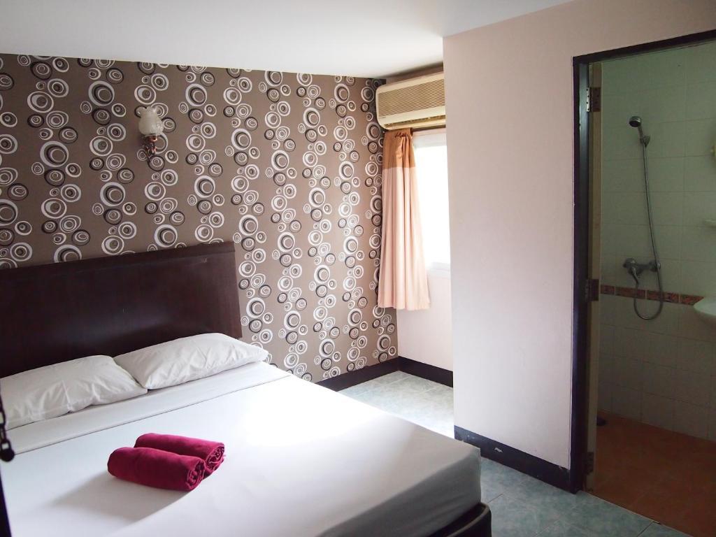 Four Sons Inn Bangkok Phòng bức ảnh