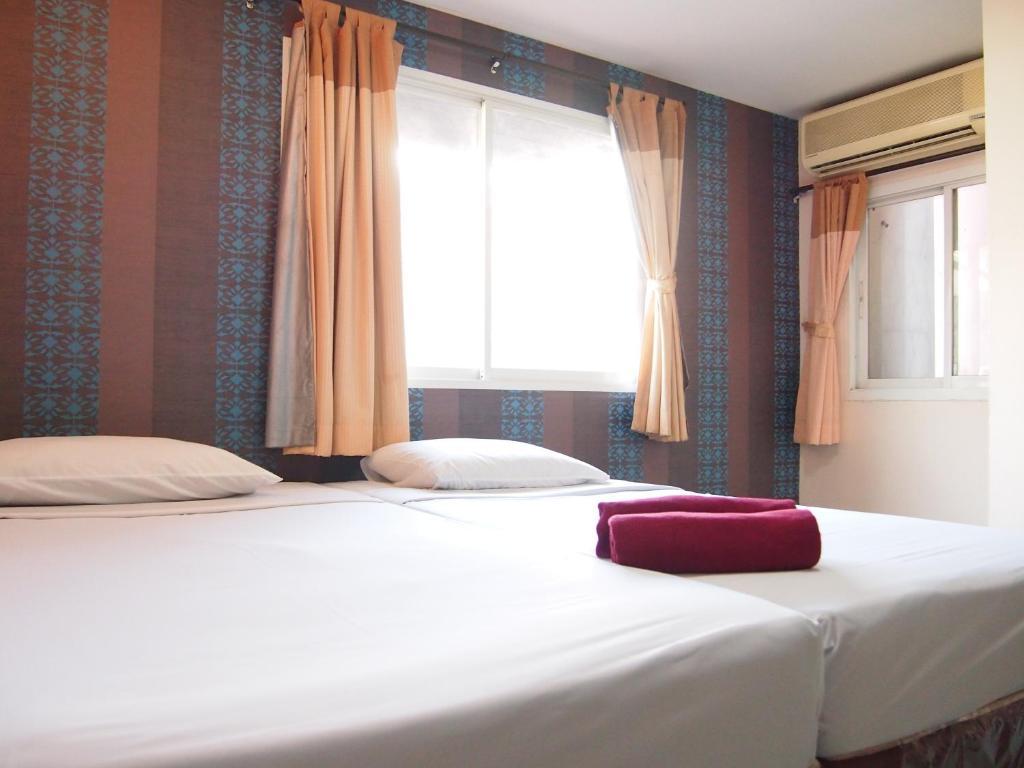 Four Sons Inn Bangkok Phòng bức ảnh