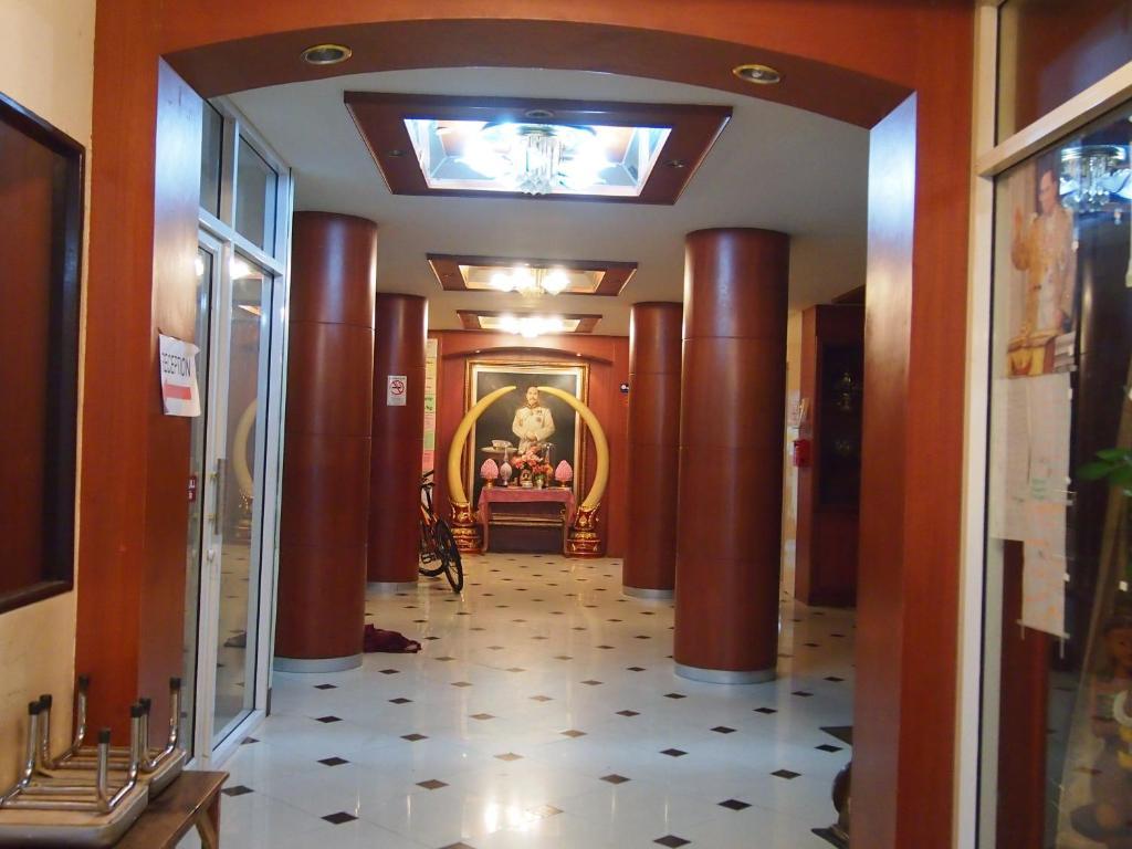 Four Sons Inn Bangkok Ngoại thất bức ảnh