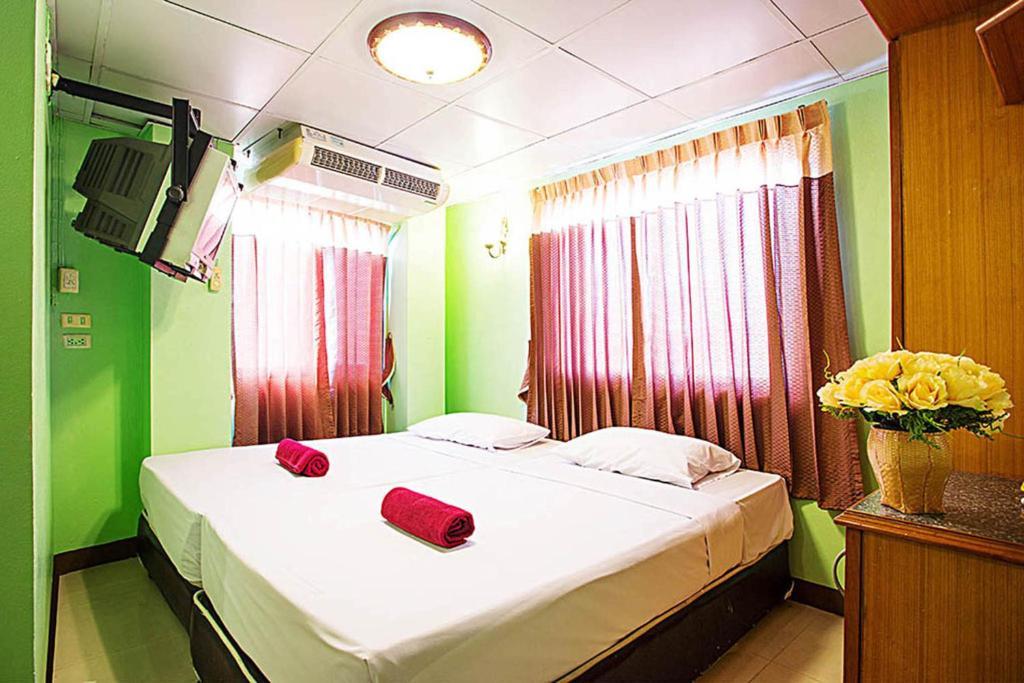 Four Sons Inn Bangkok Phòng bức ảnh