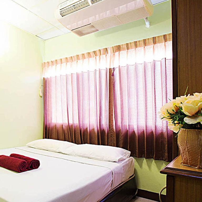 Four Sons Inn Bangkok Ngoại thất bức ảnh