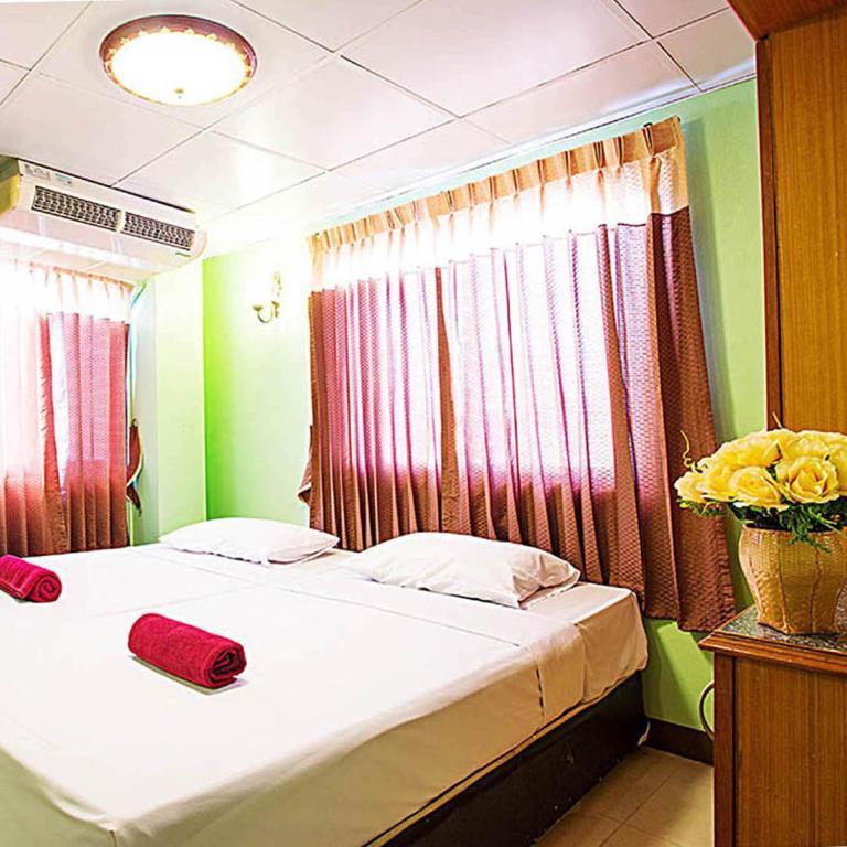 Four Sons Inn Bangkok Ngoại thất bức ảnh
